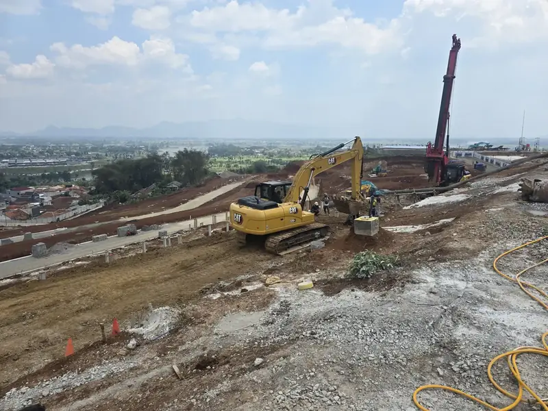 Pekerjaan secant pile di Tatar Surawisesa, Kota Baru Parahyangan